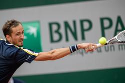 开云体育中国-意大利网球队轻取法国网球队，梅德韦杰夫绝境逆转