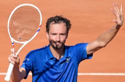 开云体育中国-日本网球队绝地反击欧洲网球队，梅德韦杰夫统治全场的简单介绍