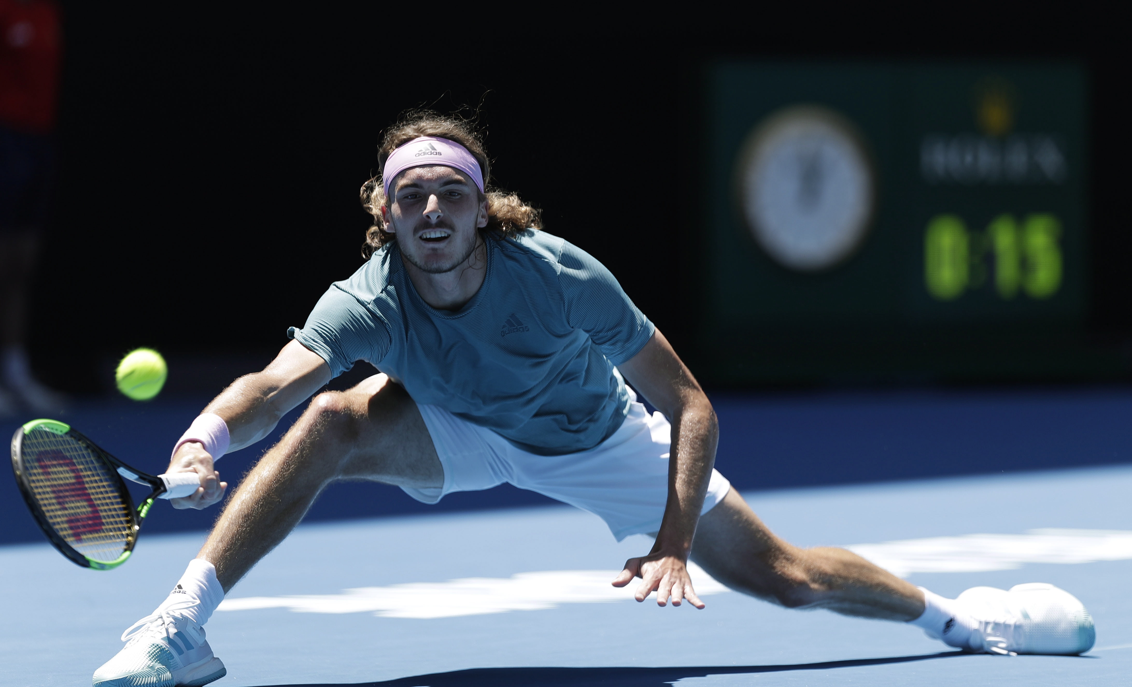 美国网球队爆冷意大利网球队，西西帕斯统治全场