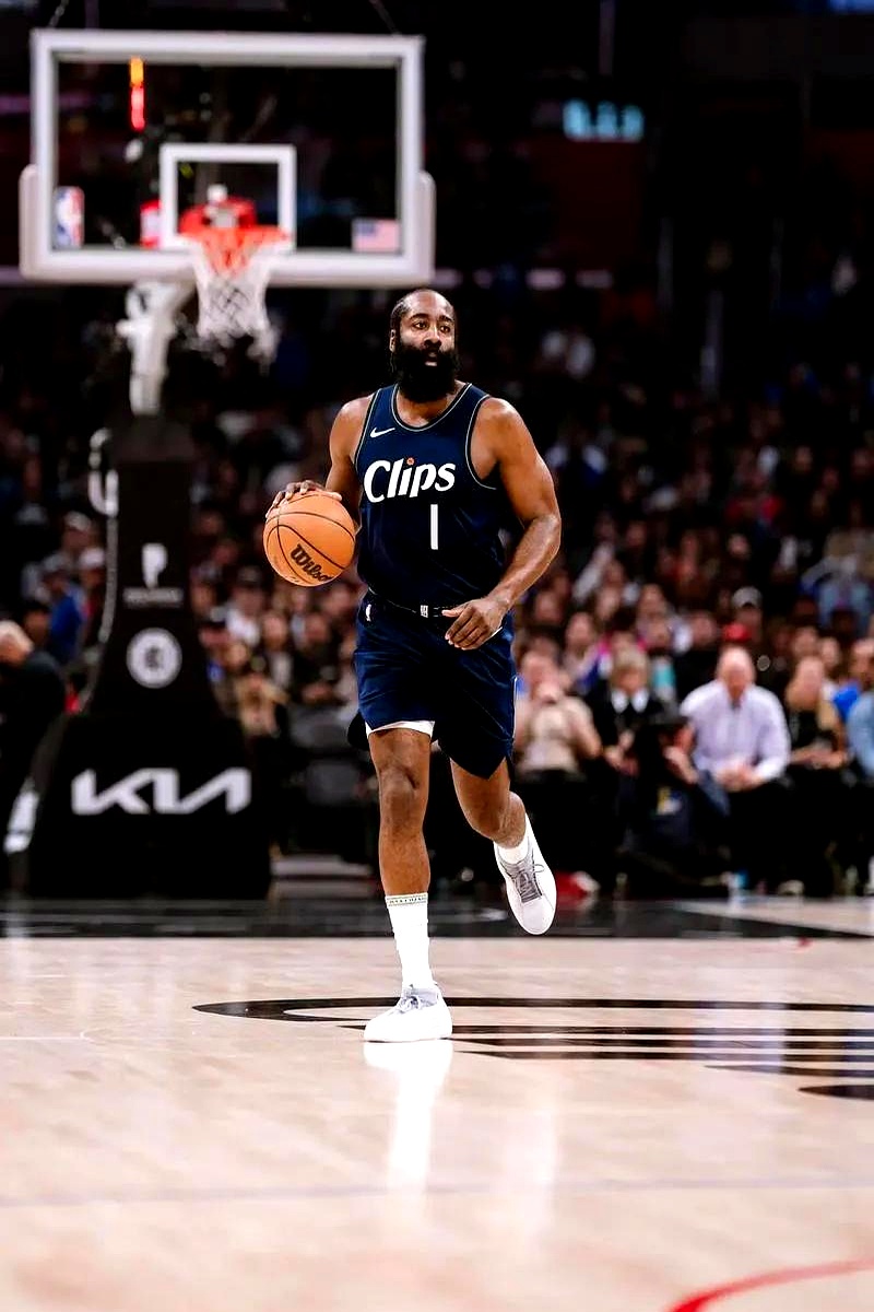 马刺血洗魔术，哈登绝境逆转