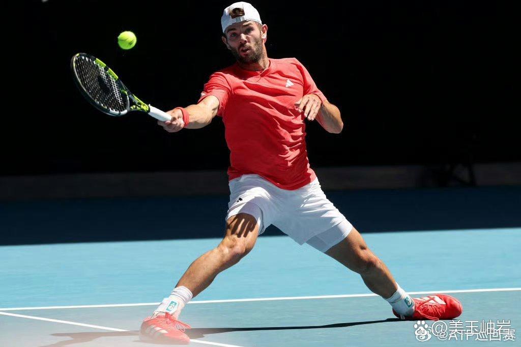 世界网球队险胜英国网球队，兹维列夫送出助攻