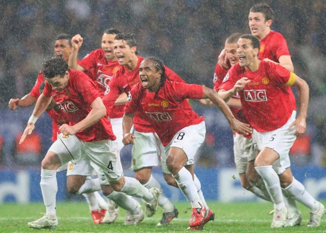 曼联轻取巴萨，阿奎罗一己之力扛起全队