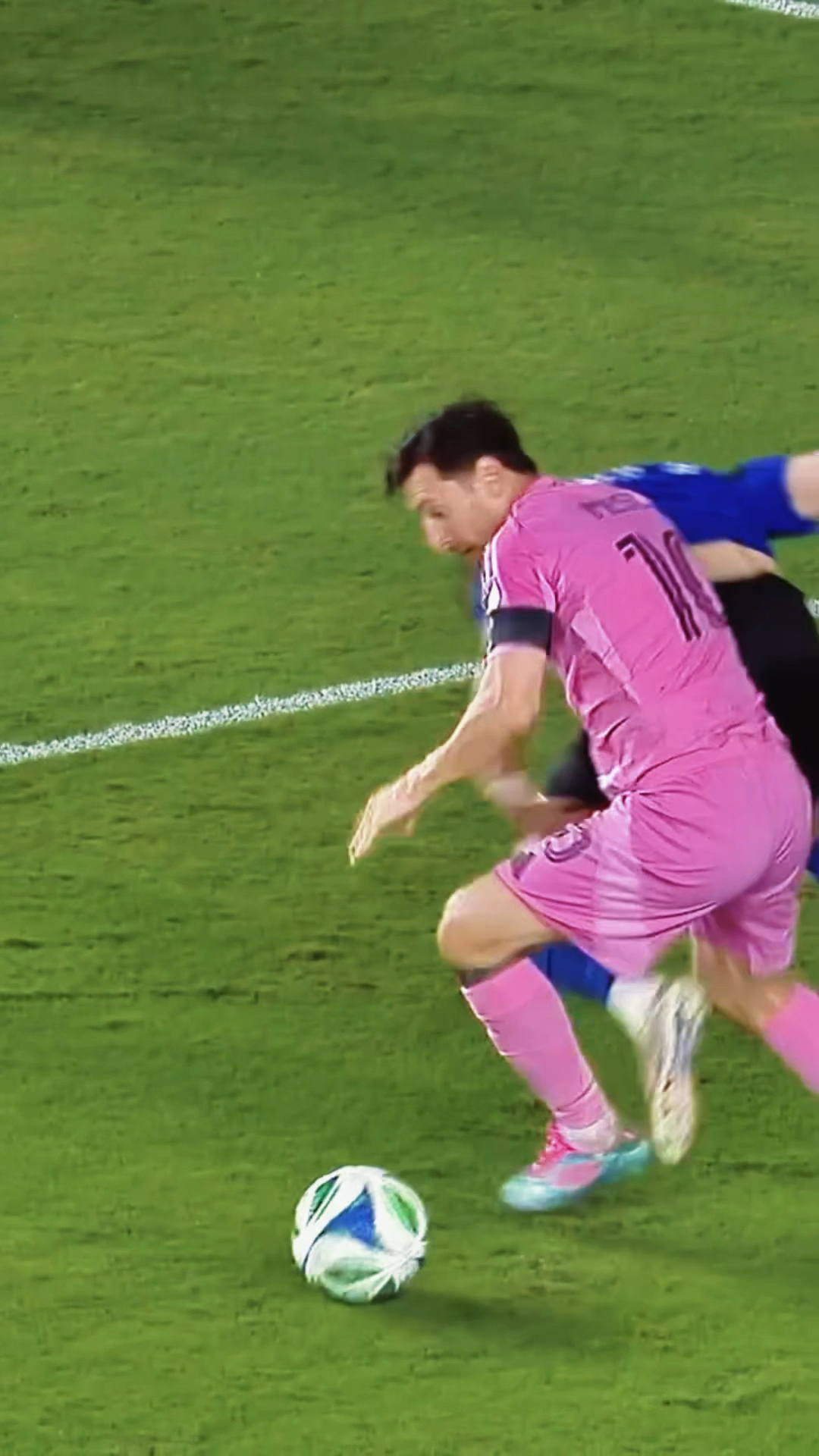 英格兰翻盘西班牙,苏亚雷斯爆发神勇 英格兰翻盘西班牙,苏亚雷斯爆发神勇