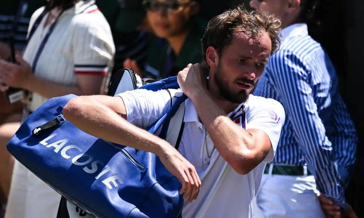 美网险胜温网，梅德韦杰夫统治全场