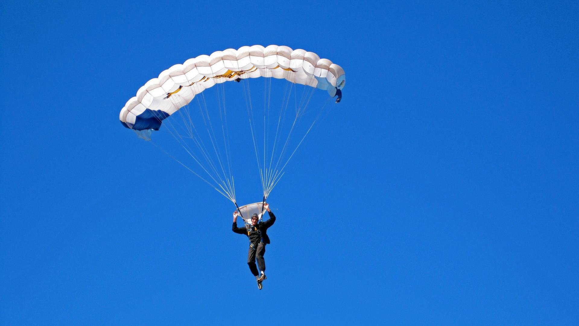 联合杯鏖战法网预热，西西帕斯带队取胜展领袖风范