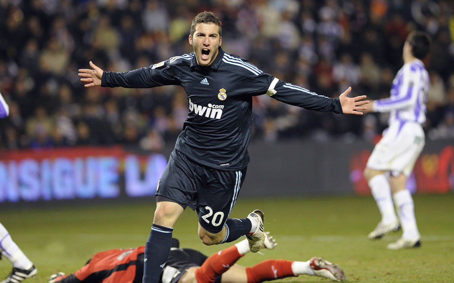 唯一性的见证，巴萨逆转摩洛哥与拉什福德的全场统治