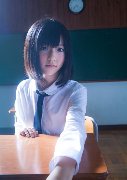 唯一性的双面镜，英格兰的复仇与内马尔的加冕