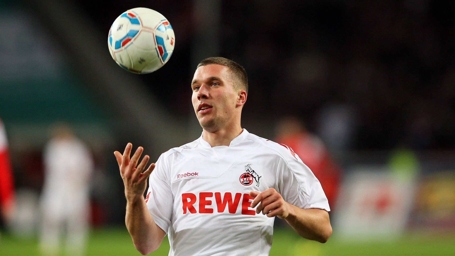 慈善赛现火山爆发，格纳布里单骑救主，国际米兰单节闪电击溃威尔士