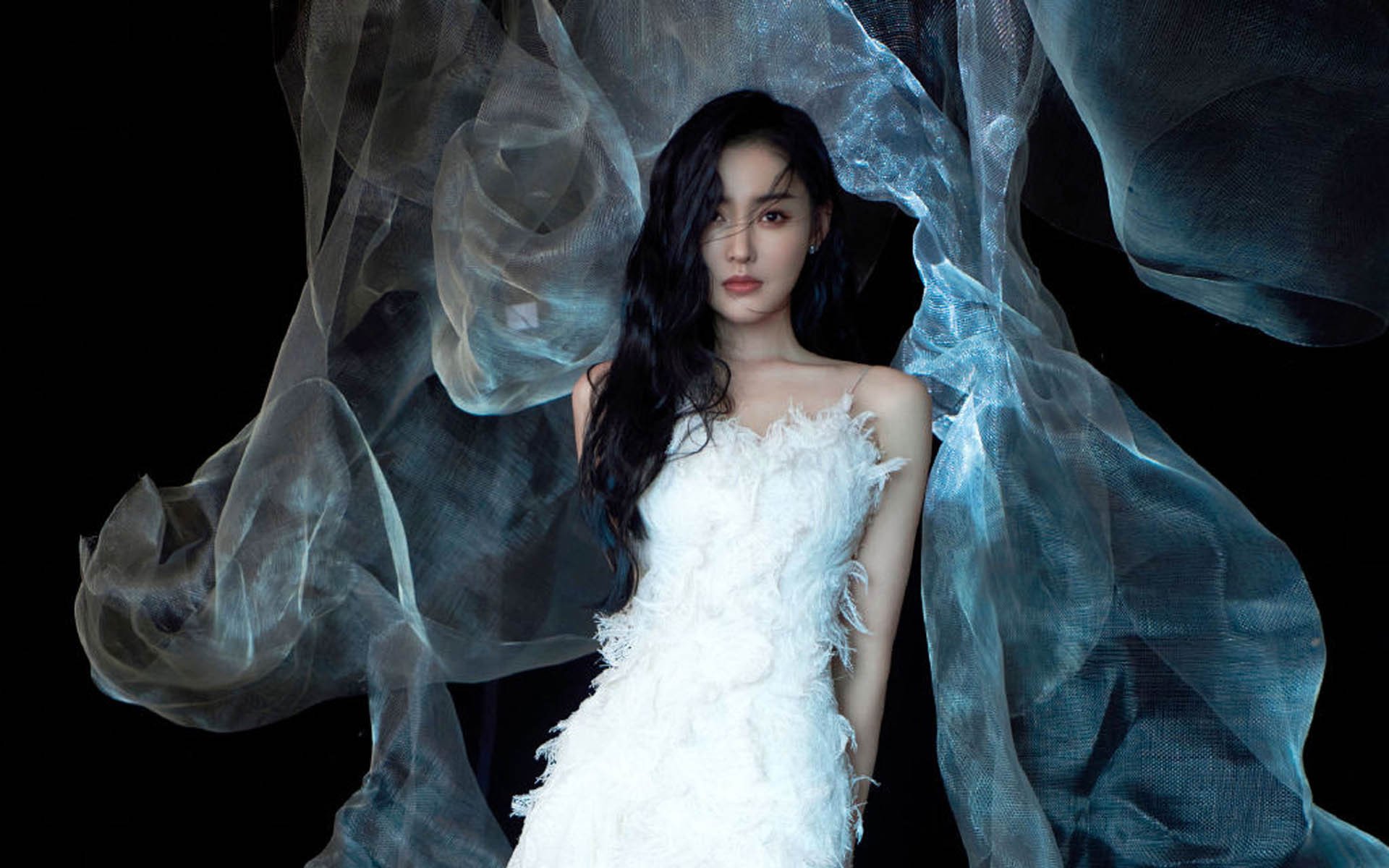 双重冲击波,当F1年度争冠在弯道决战时,黄蜂用一波流带走76人