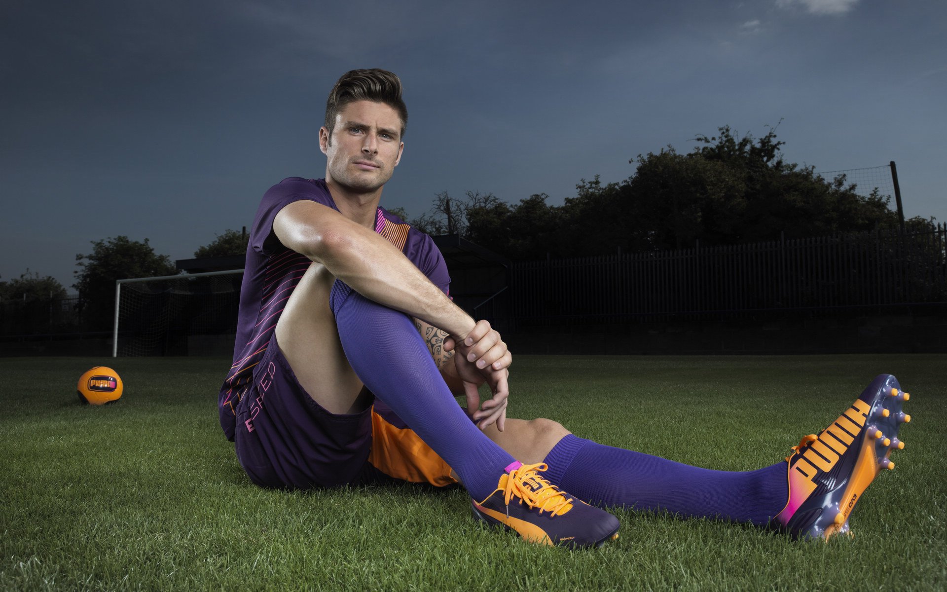 北欧星光与沙漠心跳，当统治与险胜共谱绿茵辩证法