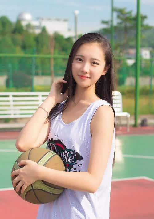 死亡之组的独奏曲，当罗马尼亚的铁骑踏破北非雄狮，贝林厄姆在2026世界杯A组写下唯一的神谕